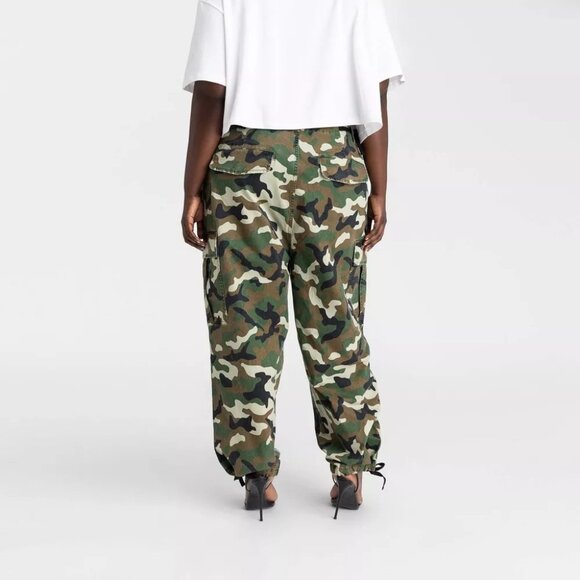 KBB by Kahlana The Cargo Jogger Mid Rise Straight Leg Classic Camo Pants - Picture 4 of 9